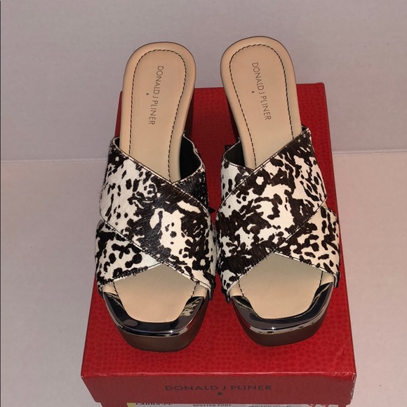 NWT Donald J. Pliner Carra Pony Sandals, Size 8.5. - Picture 2 of 7